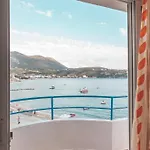 With Amazing Sea View Ferienhaus Himarë